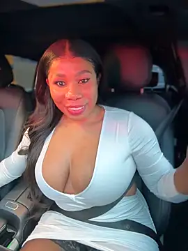 Snapshot of Belle___ chatting on 13, 12, 2024 Belle online show from 13, 12, 2024