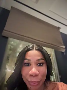 Snapshot of Belle___ chatting on 9, 3, 2025 Belle online show from 9, 3, 2025