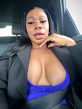 Snapshot of Belle___ chatting on 27, 9, 2025 Belle online show from 27, 9, 2025