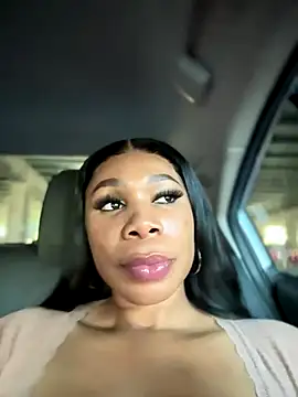 Snapshot of Belle___ chatting on 10, 10, 2025 Belle online show from 10, 10, 2025