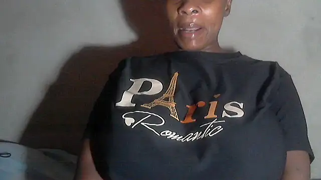 Snapshot of Choco-Coco10 chatting on 18, 10, 2025 Choco-Coco10 online show from 18, 10, 2025