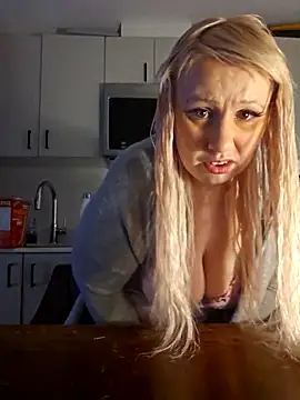 Snapshot of NikiFm chatting on 3, 2, 2026 NikiFm online show from 3, 2, 2026