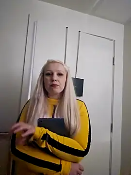 Snapshot of NikiFm chatting on 4, 3, 2026 NikiFm online show from 4, 3, 2026