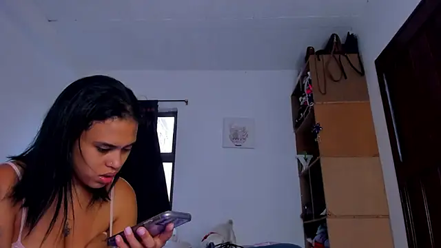 Snapshot of AlondraDiossa03 chatting on 29, 10, 2025 AlondraDiossa03 online show from 29, 10, 2025