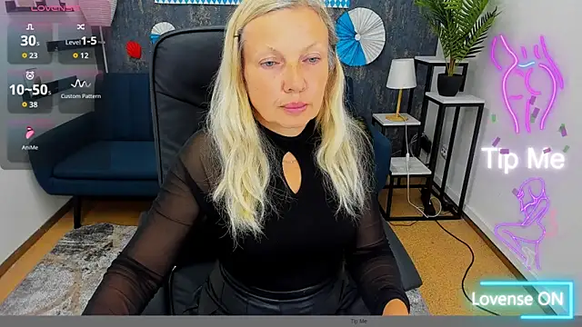 Snapshot of Abby_Moore_ chatting on 16, 9, 2025 Abby Moore online show from 16, 9, 2025