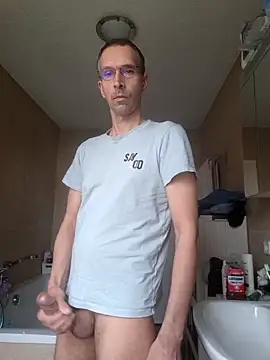 Snapshot of Geiler-boy313 chatting on 5, 4, 2026 Geiler-boy313 online show from 5, 4, 2026