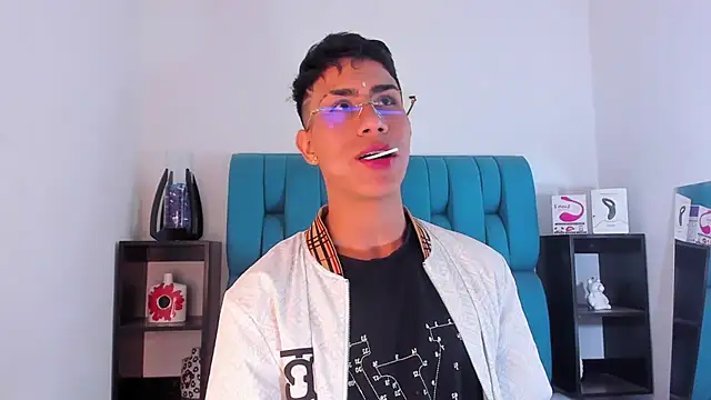 Snapshot of AlanNaughty chatting on 19, 1, 2025 AlanNaughty online show from 19, 1, 2025