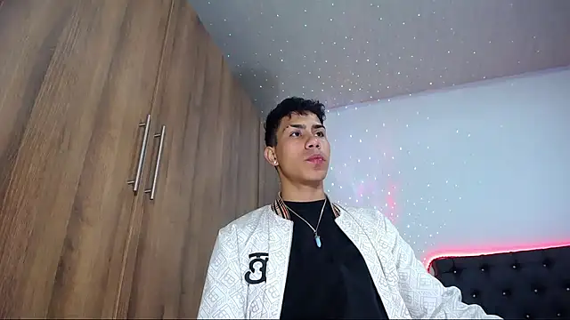 Snapshot of AlanNaughty chatting on 18, 2, 2025 AlanNaughty online show from 18, 2, 2025