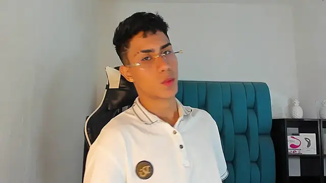 Snapshot of AlanNaughty chatting on 2, 3, 2025 AlanNaughty online show from 2, 3, 2025