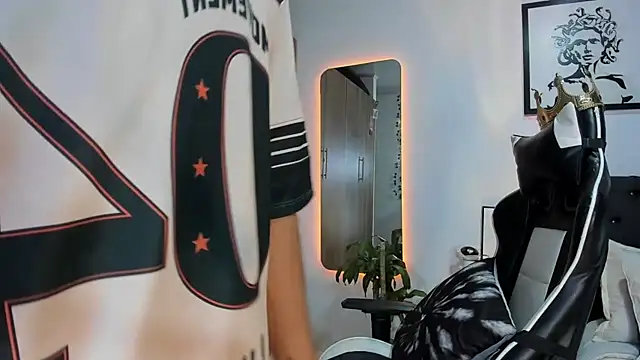 Snapshot of AlanNaughty chatting on 3, 3, 2026 AlanNaughty online show from 3, 3, 2026