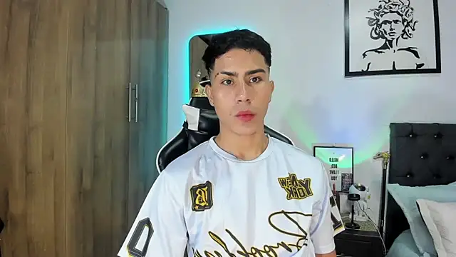 Snapshot of AlanNaughty chatting on 4, 3, 2026 AlanNaughty online show from 4, 3, 2026