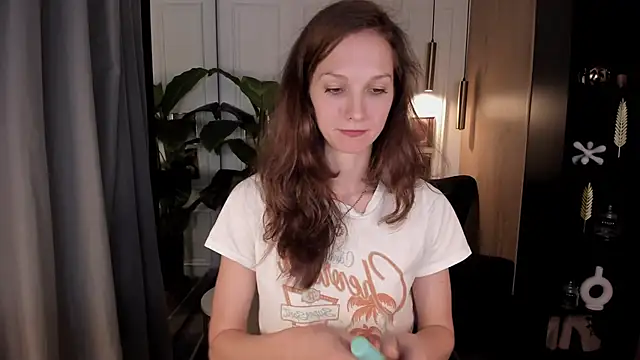 MirandaGlow online show from 27, 6, 2026