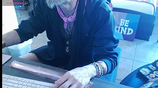 mycock2474u online show from 19, 3, 2025