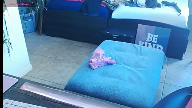 mycock2474u online show from 21, 3, 2025