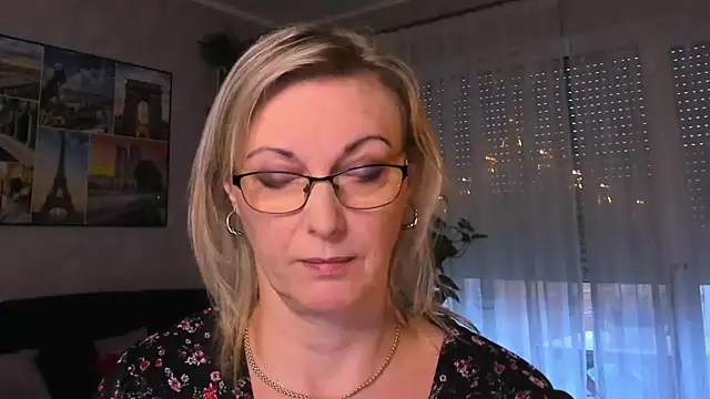 vanessa chat online show from 2, 1, 2025