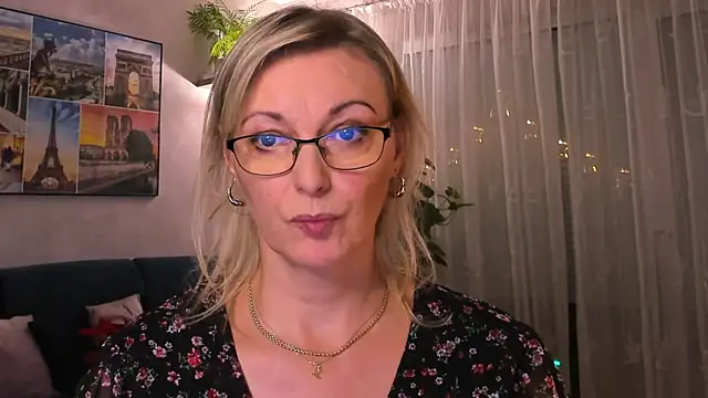 vanessa chat online show from 2, 1, 2025