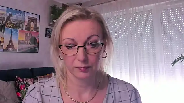 vanessa chat online show from 23, 3, 2025