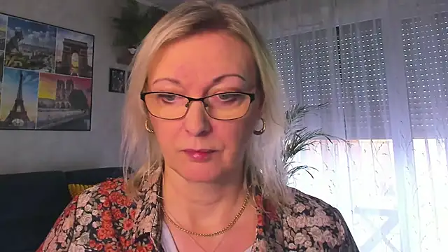 vanessa chat online show from 9, 2, 2026