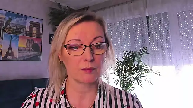 vanessa chat online show from 24, 3, 2026