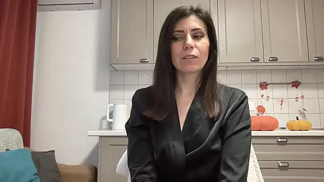 Snapshot of HotyWinter chatting on 2, 11, 2025 HotyWinter online show from 2, 11, 2025