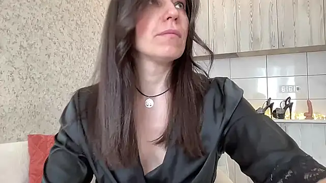 Snapshot of HotyWinter chatting on 11, 4, 2026 HotyWinter online show from 11, 4, 2026