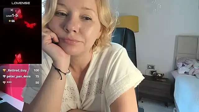 Snapshot of Colette__1977 chatting on 13, 3, 2025 Colette 1977 online show from 13, 3, 2025