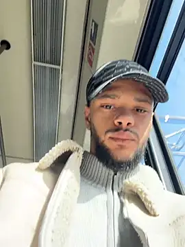 Lionayowe online show from 8, 3, 2026