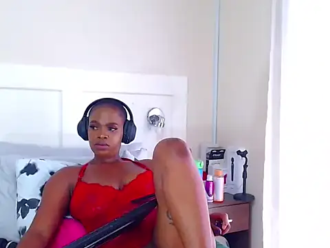 Snapshot of LuciousLips96 chatting on 10, 2, 2025 LuciousLips96 online show from 10, 2, 2025