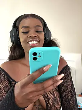 Snapshot of LuciousLips96 chatting on 26, 2, 2025 LuciousLips96 online show from 26, 2, 2025