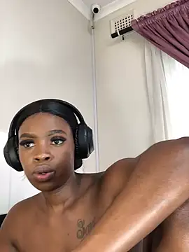 Snapshot of LuciousLips96 chatting on 28, 2, 2025 LuciousLips96 online show from 28, 2, 2025