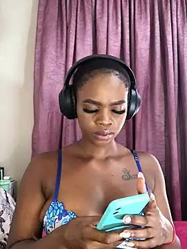 Snapshot of LuciousLips96 chatting on 10, 3, 2025 LuciousLips96 online show from 10, 3, 2025