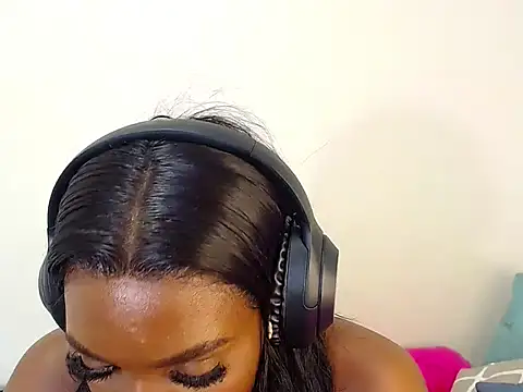 Snapshot of LuciousLips96 chatting on 22, 3, 2025 LuciousLips96 online show from 22, 3, 2025