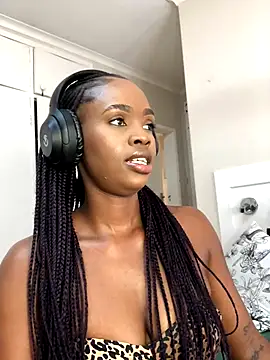 Snapshot of LuciousLips96 chatting on 22, 9, 2025 LuciousLips96 online show from 22, 9, 2025