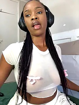 Snapshot of LuciousLips96 chatting on 26, 9, 2025 LuciousLips96 online show from 26, 9, 2025