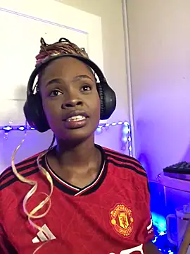 Snapshot of LuciousLips96 chatting on 19, 10, 2025 LuciousLips96 online show from 19, 10, 2025