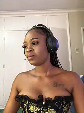 Snapshot of LuciousLips96 chatting on 22, 10, 2025 LuciousLips96 online show from 22, 10, 2025