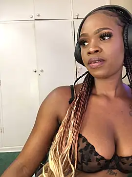 Snapshot of LuciousLips96 chatting on 23, 10, 2025 LuciousLips96 online show from 23, 10, 2025