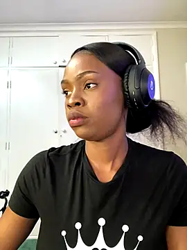 Snapshot of LuciousLips96 chatting on 26, 10, 2025 LuciousLips96 online show from 26, 10, 2025