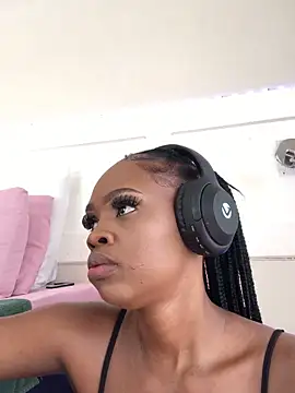 Snapshot of LuciousLips96 chatting on 10, 11, 2025 LuciousLips96 online show from 10, 11, 2025