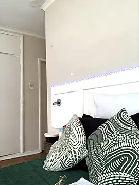 Snapshot of LuciousLips96 chatting on 14, 11, 2025 LuciousLips96 online show from 14, 11, 2025