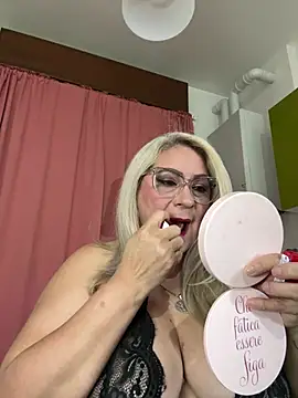 Snapshot of x_elena_x chatting on 2, 5, 2026 x elena x online show from 2, 5, 2026