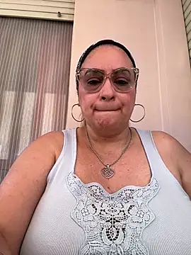 Snapshot of x_elena_x chatting on 24, 5, 2026 x elena x online show from 24, 5, 2026