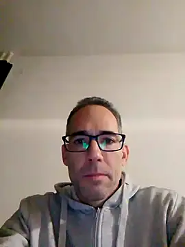 Snapshot of forbbidden chatting on 15, 11, 2025 forbbidden online show from 15, 11, 2025