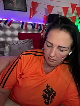 TiffanyRoxx online show from 25, 6, 2026