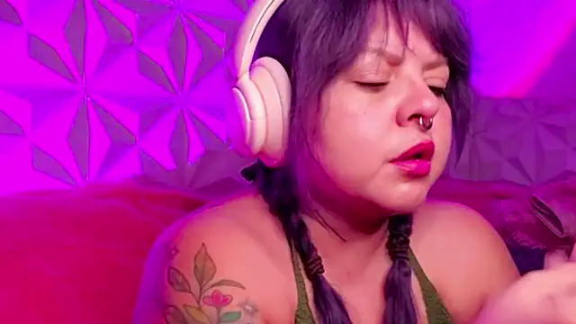 Satyn doll online show from 21, 10, 2025