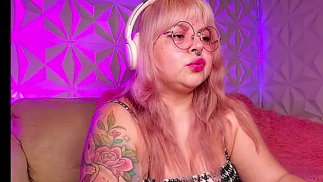 Satyn doll online show from 4, 2, 2026