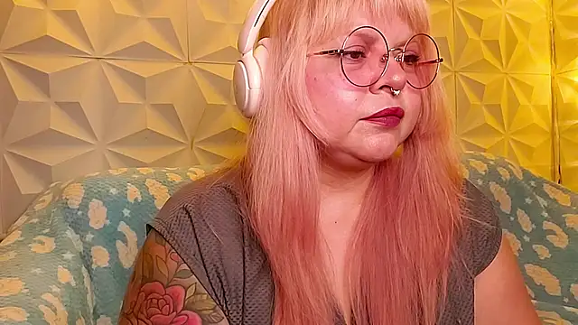 Satyn doll online show from 10, 5, 2026