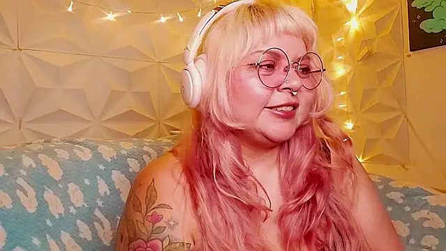 Satyn doll online show from 17, 6, 2026