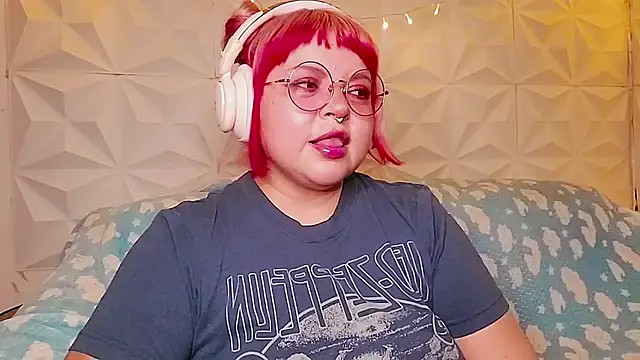 Satyn doll online show from 19, 6, 2026