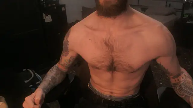 Snapshot of SexxxyLouis chatting on 9, 3, 2026 SexxxyLouis online show from 9, 3, 2026